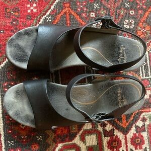Dansko Black Leather Open Toe Tasha Cut Out Heeled/Wedge Clog Sandals Sz 38 7.5